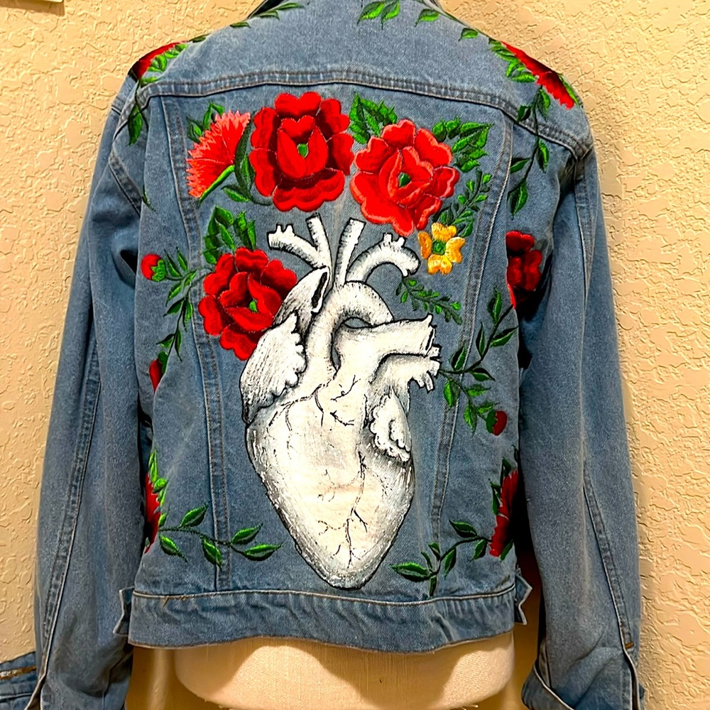Embroidered floral jacket with painted heart size L. Hand made for n Mexico.